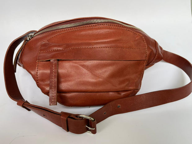 Big leather fanny pack. Men and women. | AKey